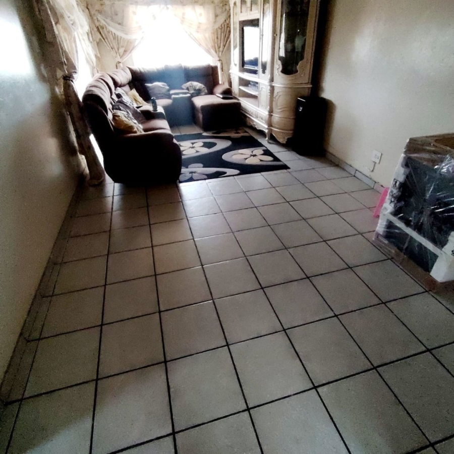 6 Bedroom Property for Sale in Mdantsane Nu 17 Eastern Cape